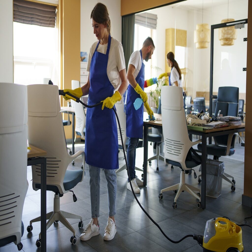 خدمة تنظيف النشاطات التجارية | Commercial cleaning service