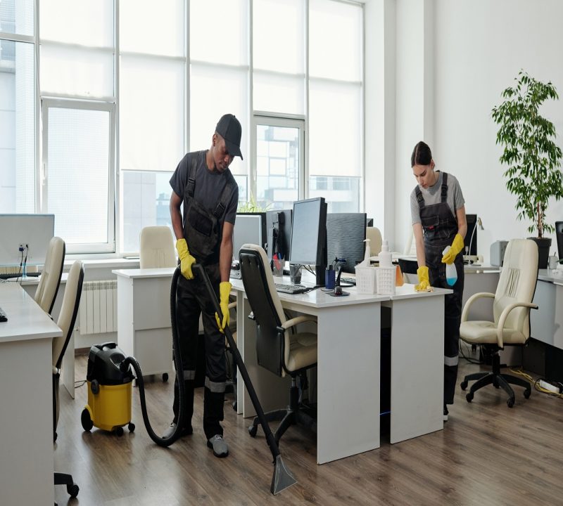 خدمة تنظيف النشاطات التجارية | Commercial cleaning service